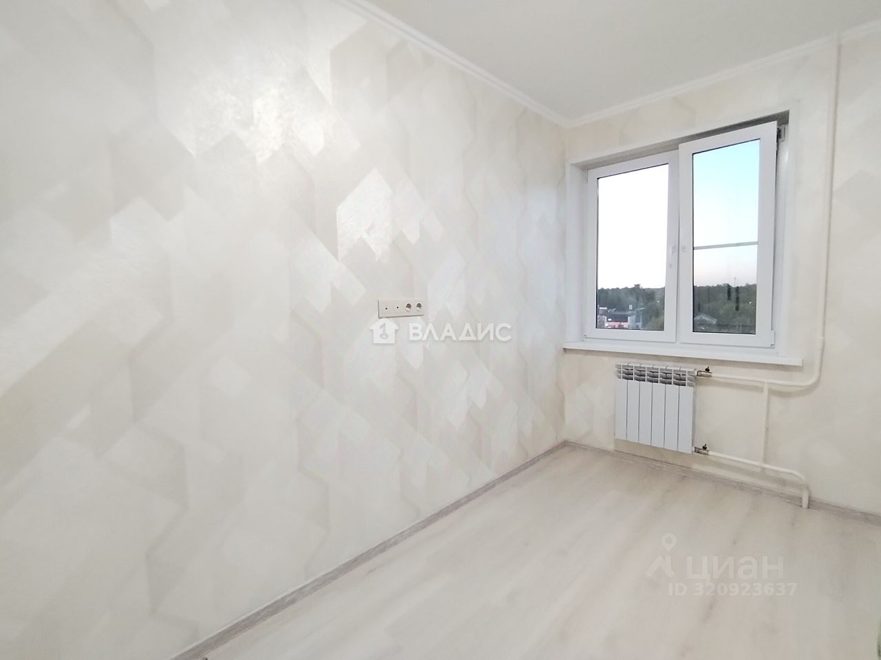 Продажа 3-комн квартиры на вторичном рынке Малаховка пгт, улица Комсомольская, 1