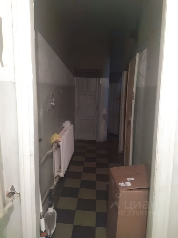 Продажа 3-комн квартиры на вторичном рынке 18-я Васильевского острова линия, 19