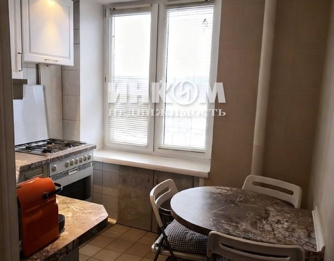 Продажа 2-комн квартиры на вторичном рынке улица Приорова, 2А