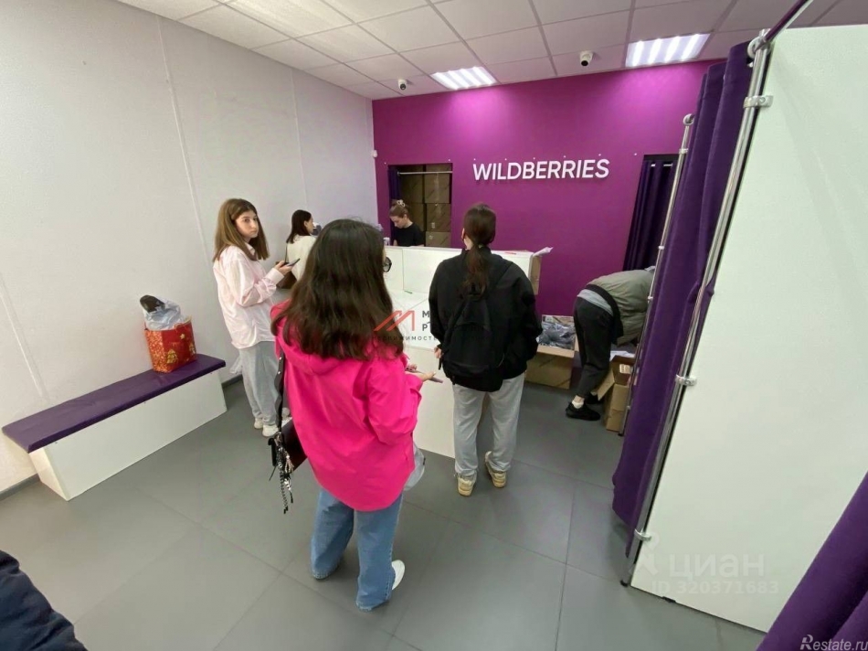 Продажа торгового помещения Химки, ул Академика Грушина,  д. 4