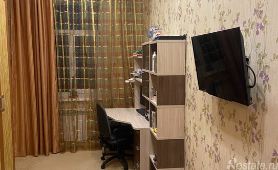 Продажа 3-комн квартиры на вторичном рынке Смольный пр-кт,  д. 17 с1