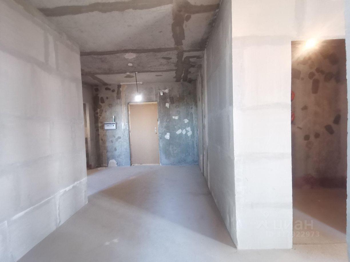 Продажа 3-комн квартиры на вторичном рынке д. Янино-2, улица Рябиновая, 8к1