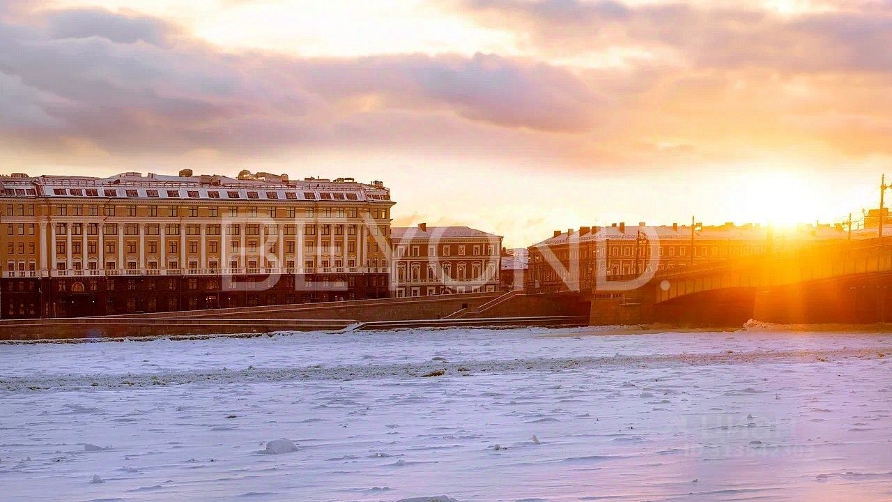 Продажа 3-комн квартиры на вторичном рынке набережная Воскресенская, 32