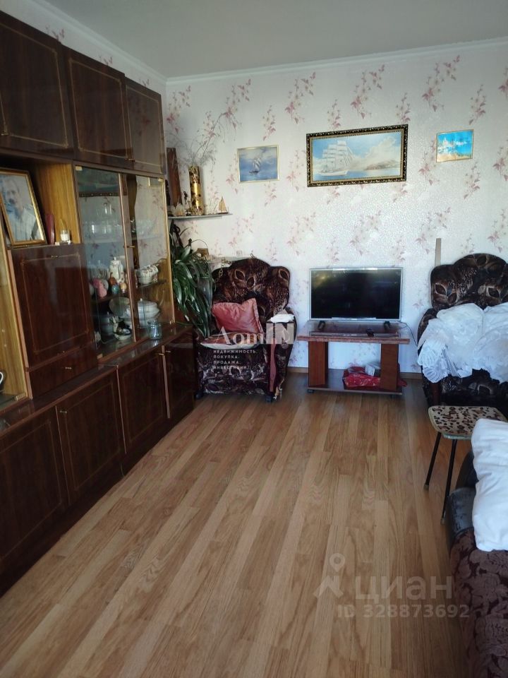 Продажа 3-комн квартиры на вторичном рынке Петергоф, Ропшинское шоссе, 13
