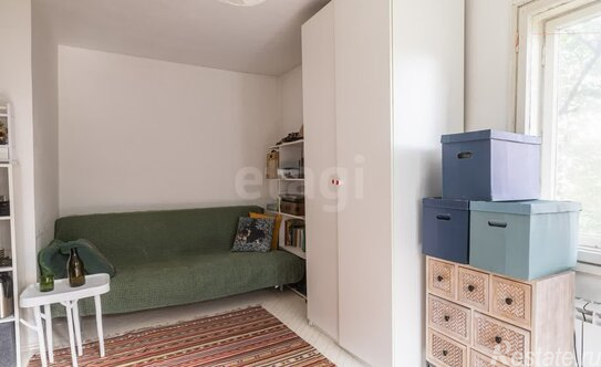 Продажа 1-комн квартиры на вторичном рынке Науки пр-кт,  д. 9