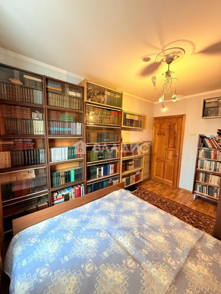 Продажа 3-комн квартиры на вторичном рынке улица Декабристов, 35А