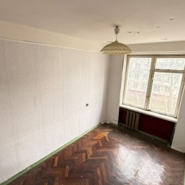 Продажа 2-комн квартиры на вторичном рынке Витебский пр-кт,  д. 33,  к. 4