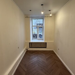 Продажа 2-комн квартиры на вторичном рынке Ждановская улица,  д. 21 литЗ