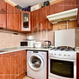 Продажа 2-комн квартиры на вторичном рынке улица Пионерстроя,  д. 18