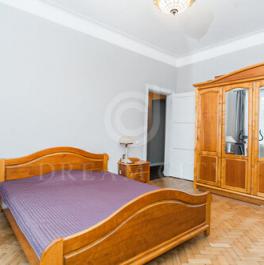 Продажа 3-комн квартиры на вторичном рынке Спиридоньевский переулок