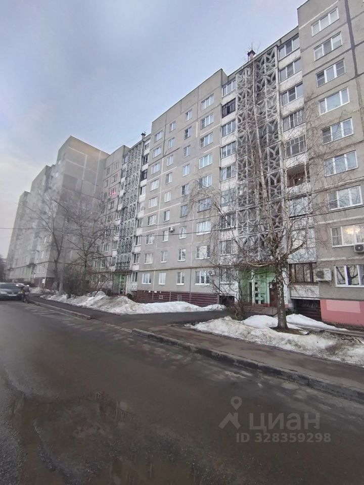 Продажа 3-комн квартиры на вторичном рынке 6-й мкр,  д. 22