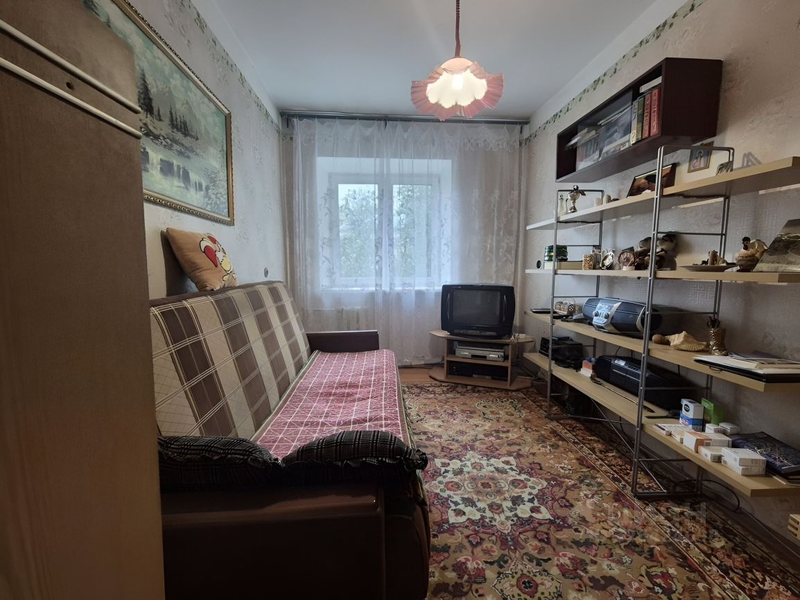 Продажа 3-комн квартиры на вторичном рынке Обухово пгт, улица Ленина,  д. 33