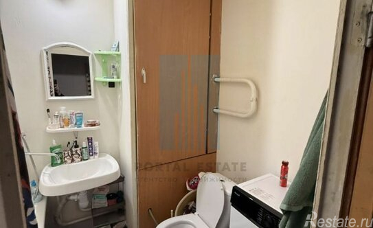 Продажа 3-комн квартиры на вторичном рынке ул Брусилова,  д. 17