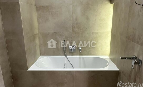 Продажа 3-комн квартиры на вторичном рынке улица Александры Монаховой,  д. 43 к1