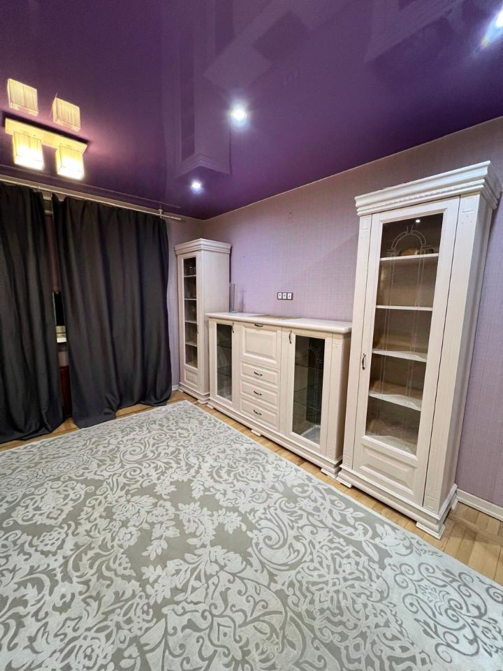 Аренда 3-комн квартиры на вторичном рынке улица Декабристов, 10К2