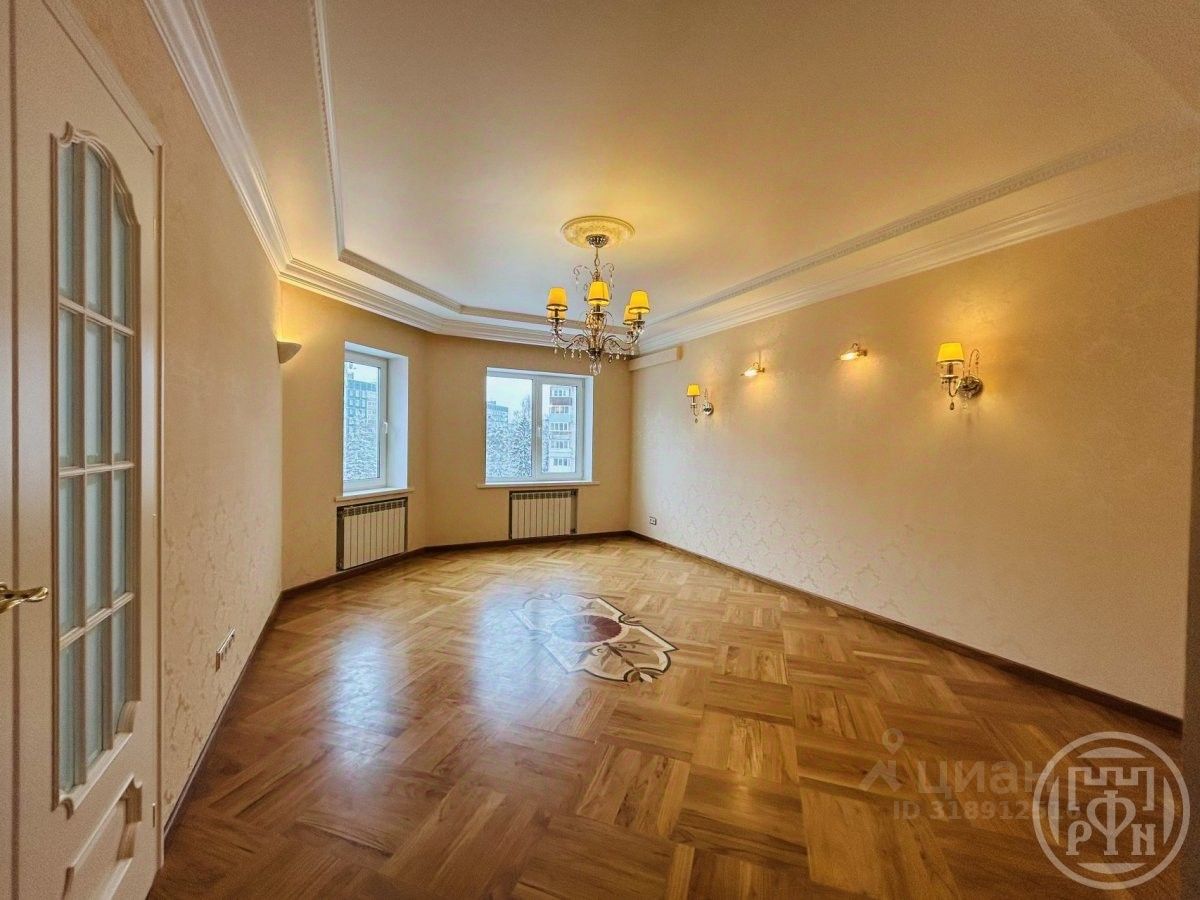 Продажа 4-комн квартиры на вторичном рынке Сертолово, улица Ветеранов, 10