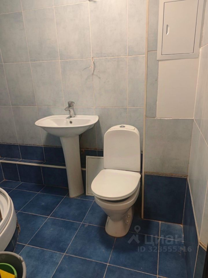 Продажа 2-комн квартиры на вторичном рынке Райцентр мкр, улица Комсомольская,  д. 17