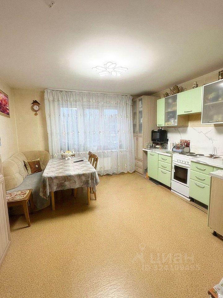 Продажа 3-комн квартиры на вторичном рынке Ивантеевка, улица Дзержинского, 8к1