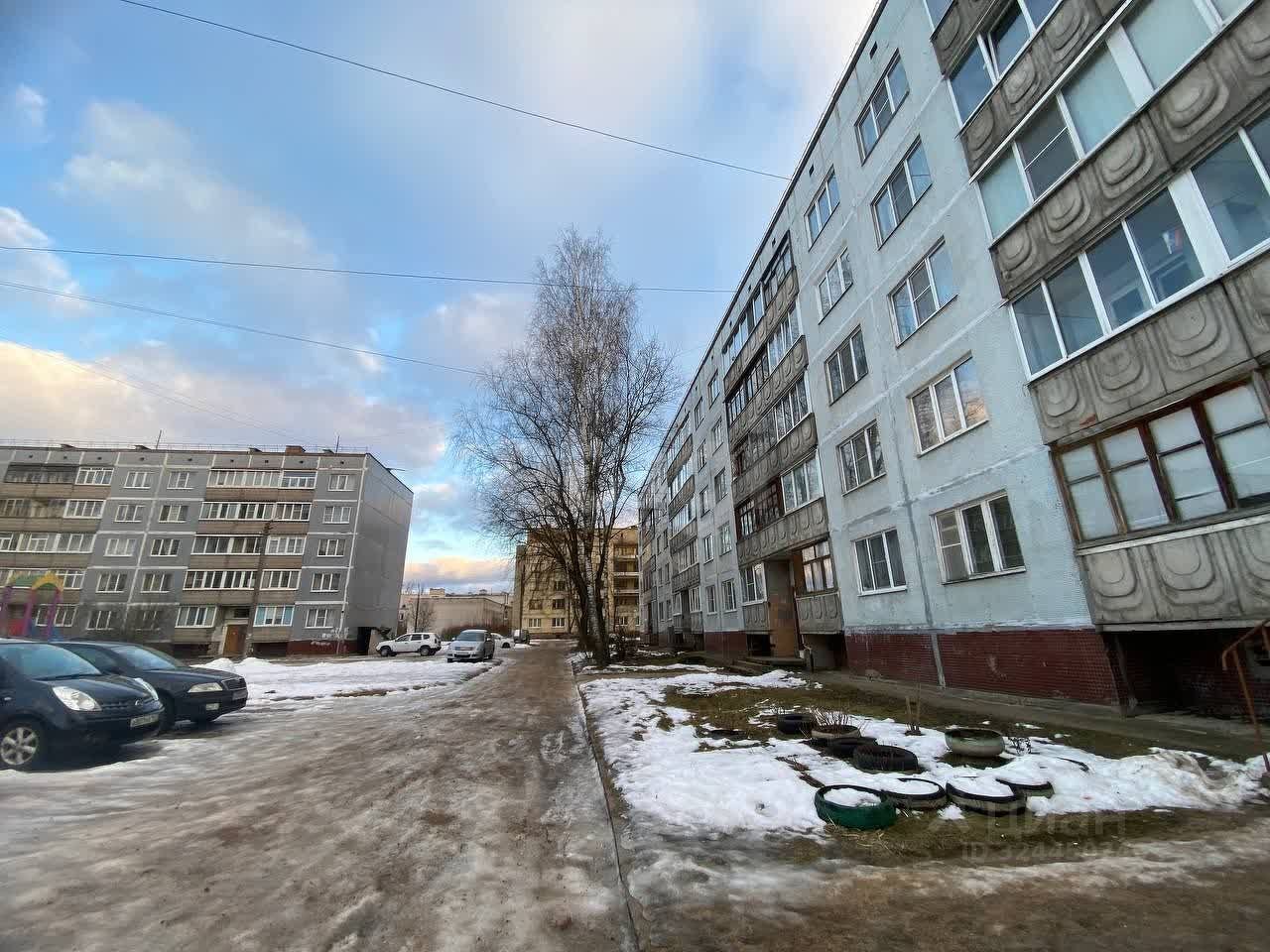 Продажа 1-комн квартиры на вторичном рынке Волхов, улица Володарского, 7