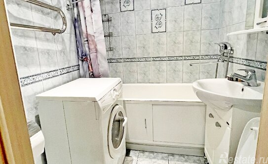 Продажа 2-комн квартиры на вторичном рынке Новогиреевская улица,  д. 46