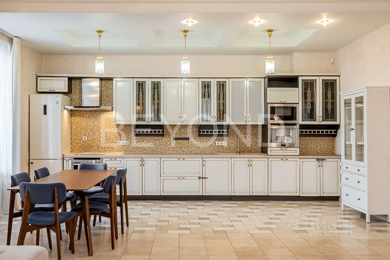 Продажа 4-комн квартиры на вторичном рынке набережная Мартынова, 74Г