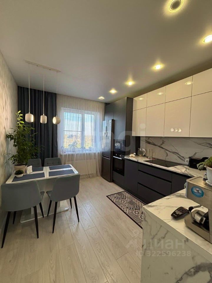 Продажа 3-комн квартиры на вторичном рынке Кириши, Волховская набережная, 40