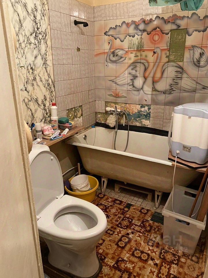 Продажа 2-комн квартиры на вторичном рынке Сясьстрой, улица Петра Лаврова, 6