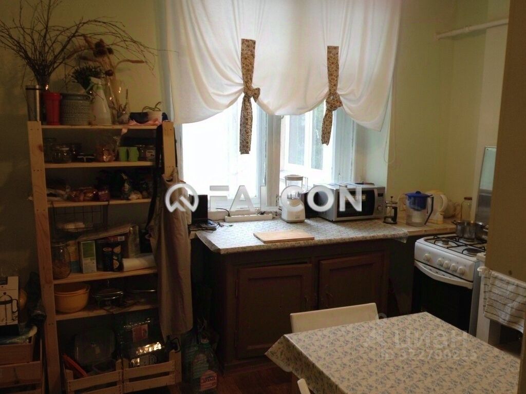 Продажа 2-комн квартиры на вторичном рынке Кутузовский проспект, 22