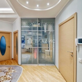 Продажа 2-комн квартиры на вторичном рынке Каменноостровский пр-кт,  д. 34
