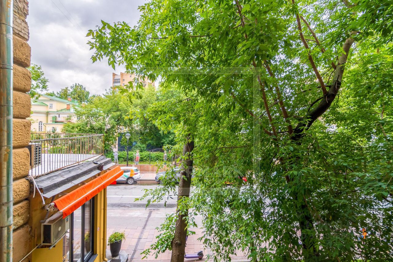 Продажа 3-комн квартиры на вторичном рынке Малая Никитская улица, 16/5