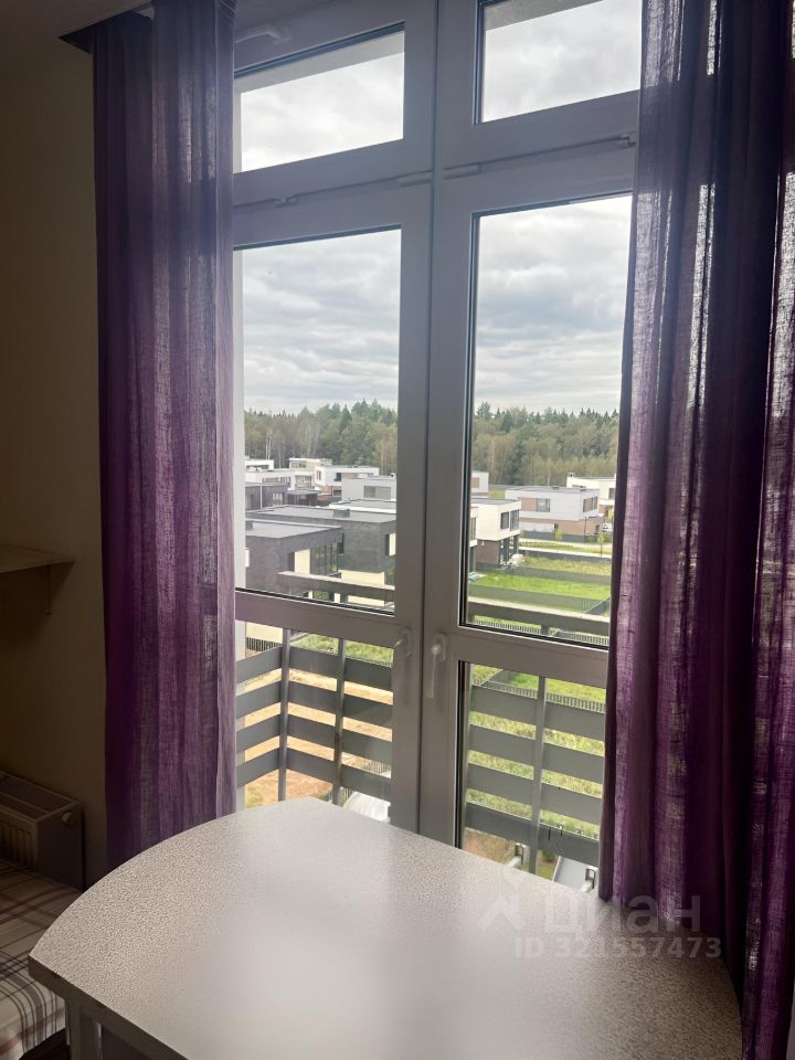 Продажа 3-комн квартиры на вторичном рынке Новогорск мкр, улица Ивановская, 12к3