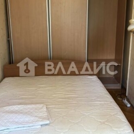 Продажа 2-комн квартиры на вторичном рынке улица Рогова,  д. 19