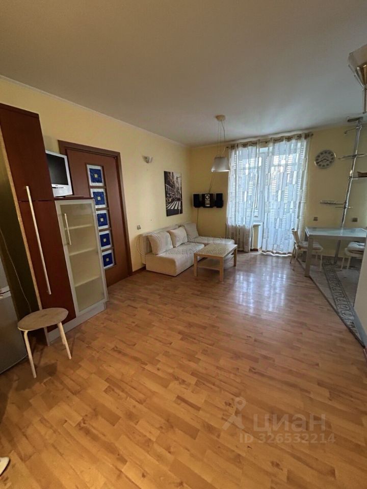 Продажа 2-комн квартиры на вторичном рынке Мосфильмовская улица, 17/25