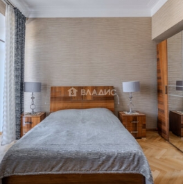 Продажа 4-комн квартиры на вторичном рынке Страстной б-р,  д. 4