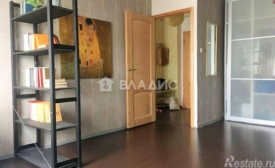 Продажа 1-комн квартиры на вторичном рынке улица Газопровод,  д. 3 к1