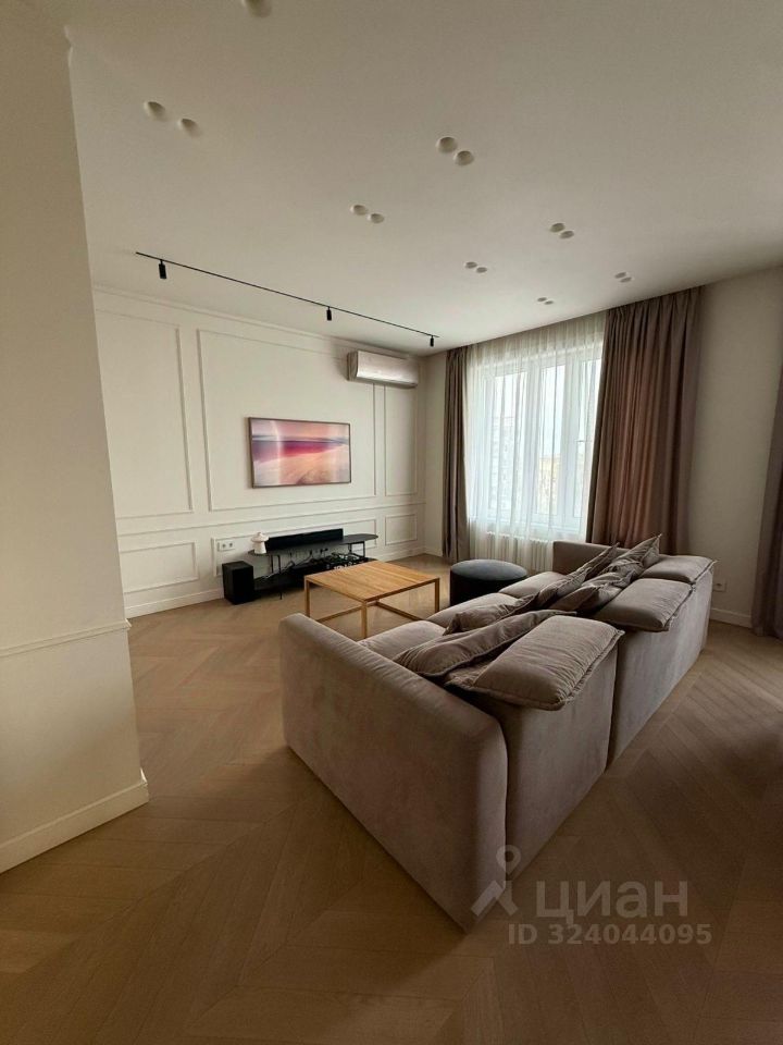 Продажа 3-комн квартиры на вторичном рынке Одинцово, улица Маршала Бирюзова, 13