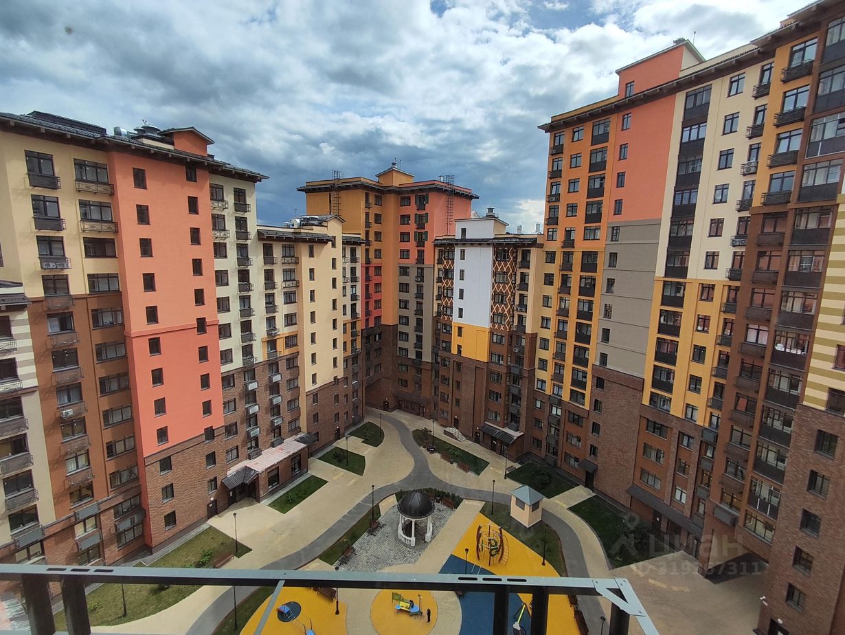 Продажа 4-комн квартиры на вторичном рынке пос. Развилка, проезд Римский, 13