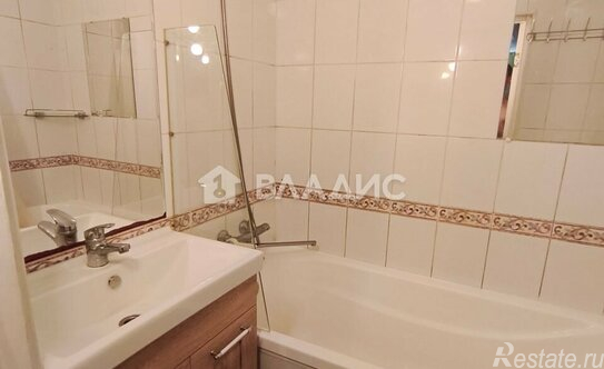 Продажа 4-комн квартиры на вторичном рынке Малый ВО пр-кт,  д. 48