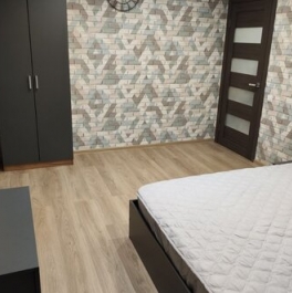 Аренда 3-комн квартиры на вторичном рынке улица Академика Комарова,  д. 5Б