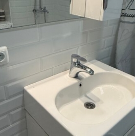 Продажа 2-комн квартиры на вторичном рынке Орджоникидзе ул,  д. 52