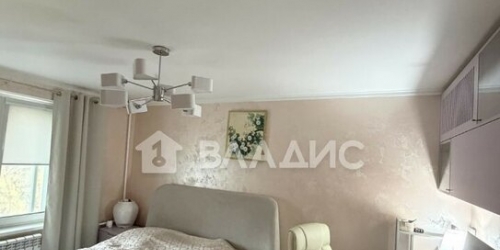 3-комн квартира улица Яблочкова,  д. 36