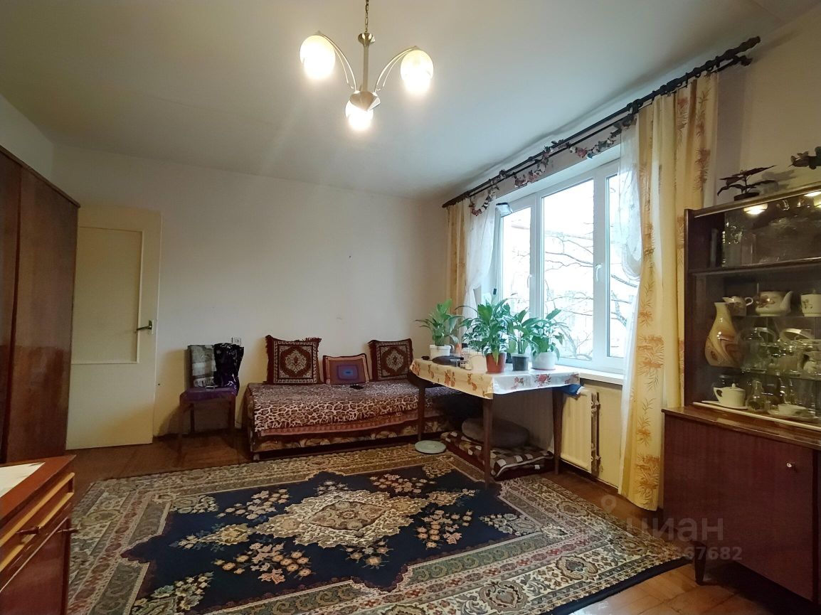 Продажа 2-комн квартиры на вторичном рынке улица Лени Голикова, 14