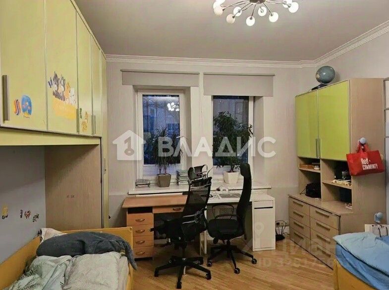 Продажа 3-комн квартиры на вторичном рынке улица Острякова, 8