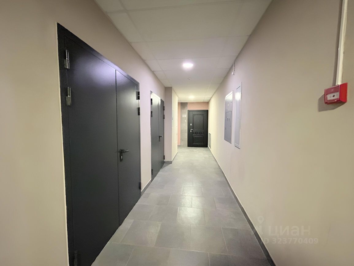 Продажа 2-комн квартиры на вторичном рынке бульвар Головнина, 3к1