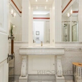 Продажа 4-комн квартиры на вторичном рынке Котельническая набережная,  д. 1/15 кВ