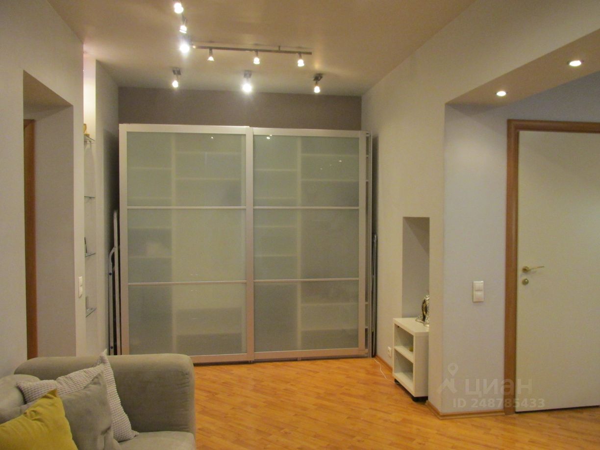 Аренда 2-комн квартиры на вторичном рынке Кутузовский проспект, 4/2