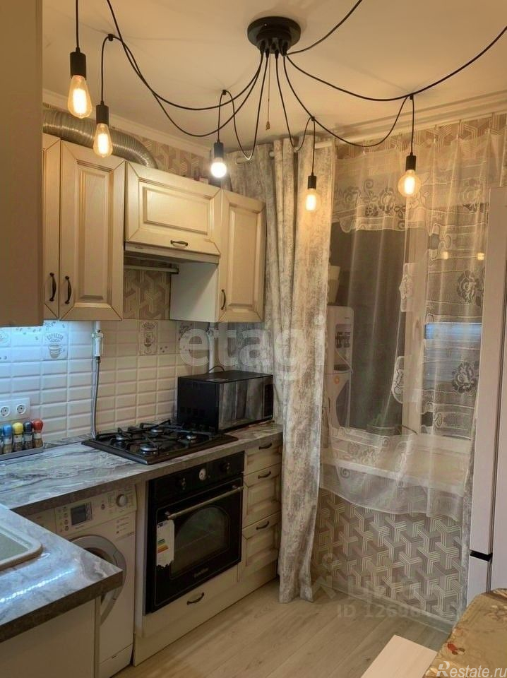Продажа 2-комн квартиры на вторичном рынке улица Шкулёва,  д. 3