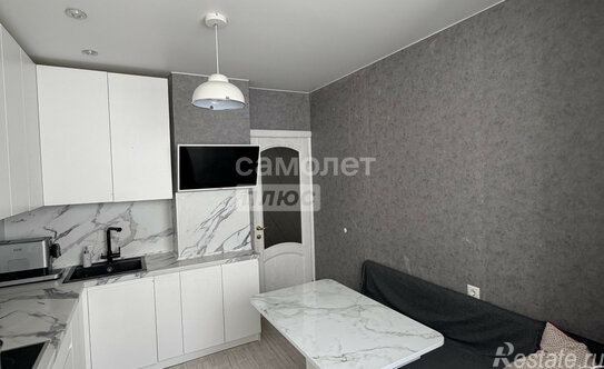 Продажа 1-комн квартиры на вторичном рынке улица Брусилова,  д. 33 к1