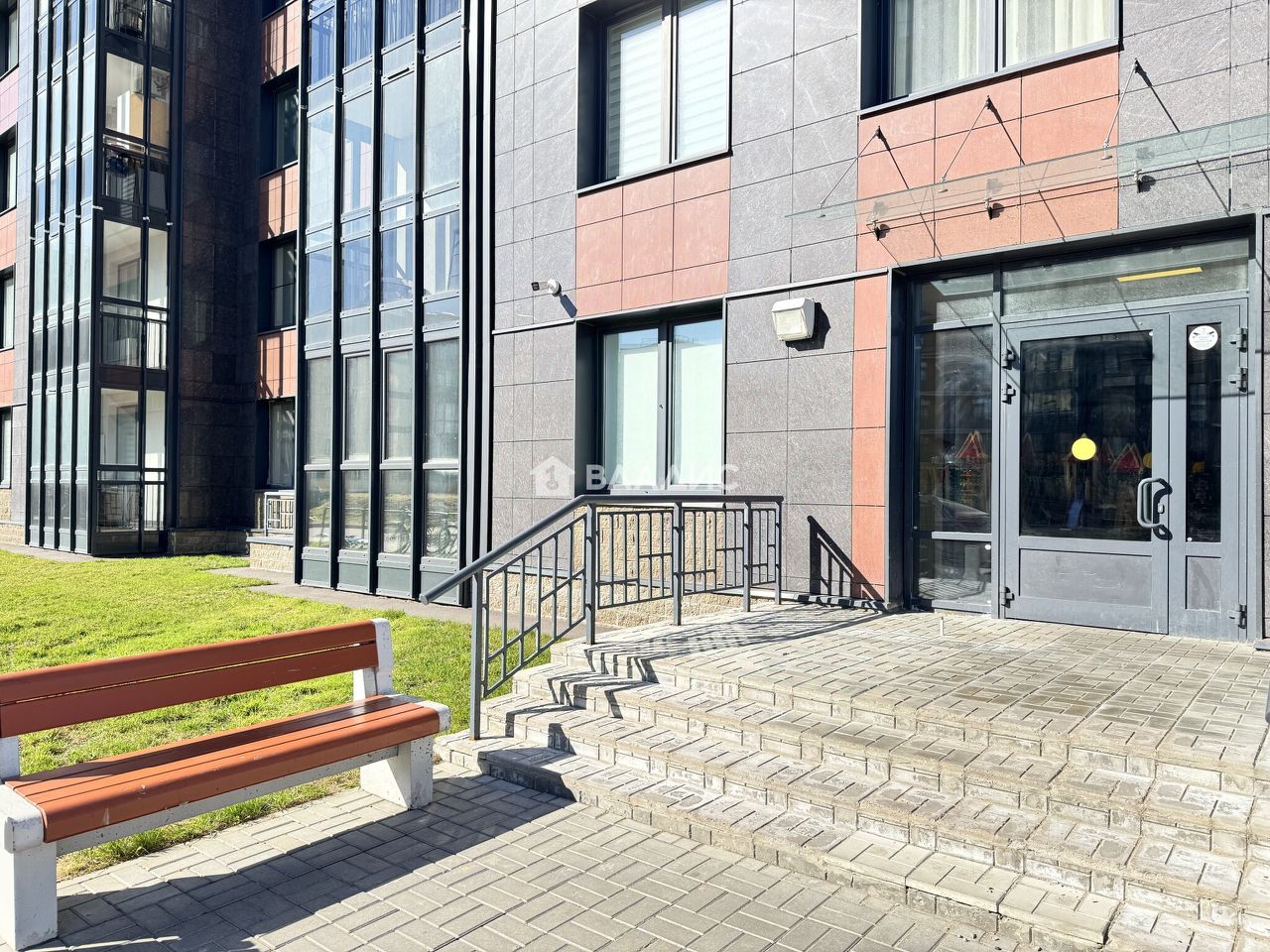 Продажа 3-комн квартиры на вторичном рынке проспект Героев, 35