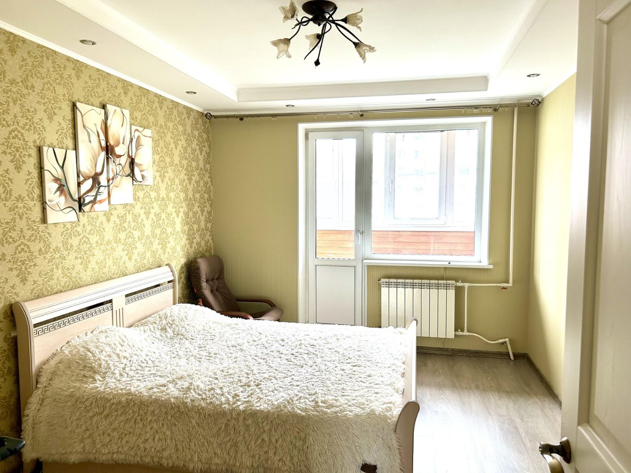 Продажа 3-комн квартиры на вторичном рынке Колпино, Московская улица, 11